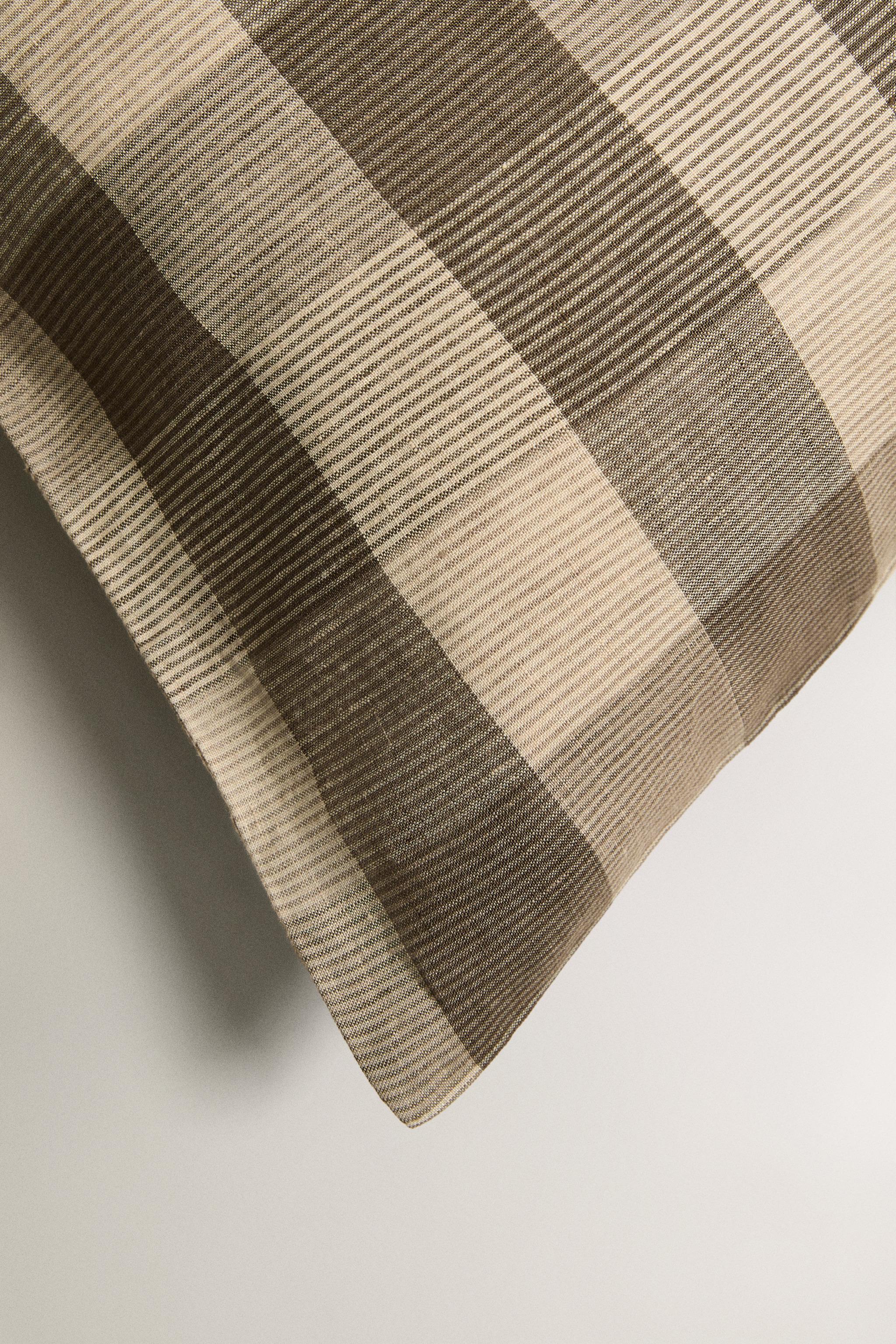 CHECKED LINEN PILLOWCASE